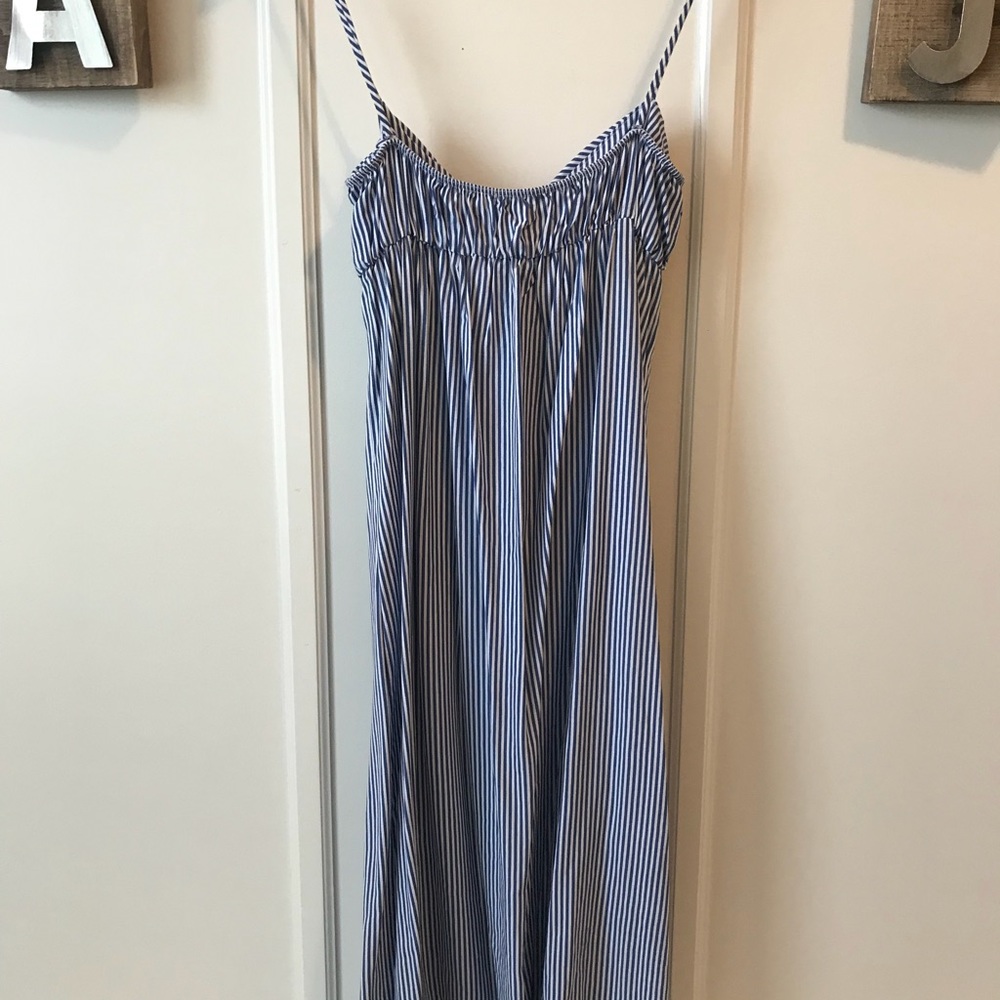 ✨NWOT Mid Dress Pin Striped✨ - Picture 3 of 5